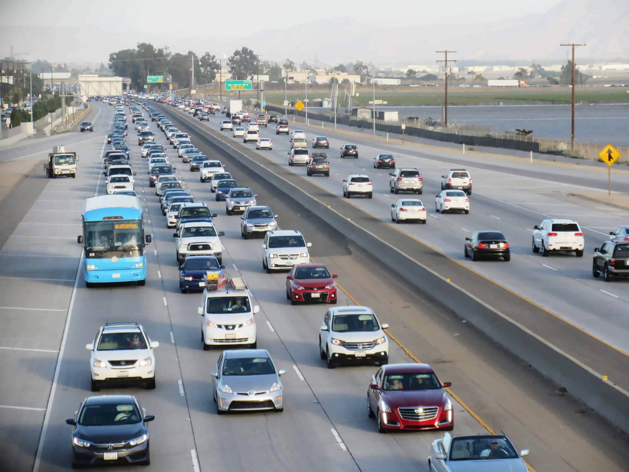 Congested traffic on Highway 101 in Ventura County, with a VCTC bus among the cars.