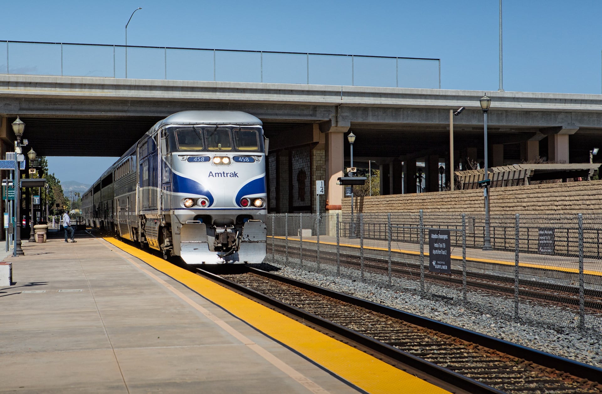 VCTC Amtrak Departs Camarillo Station