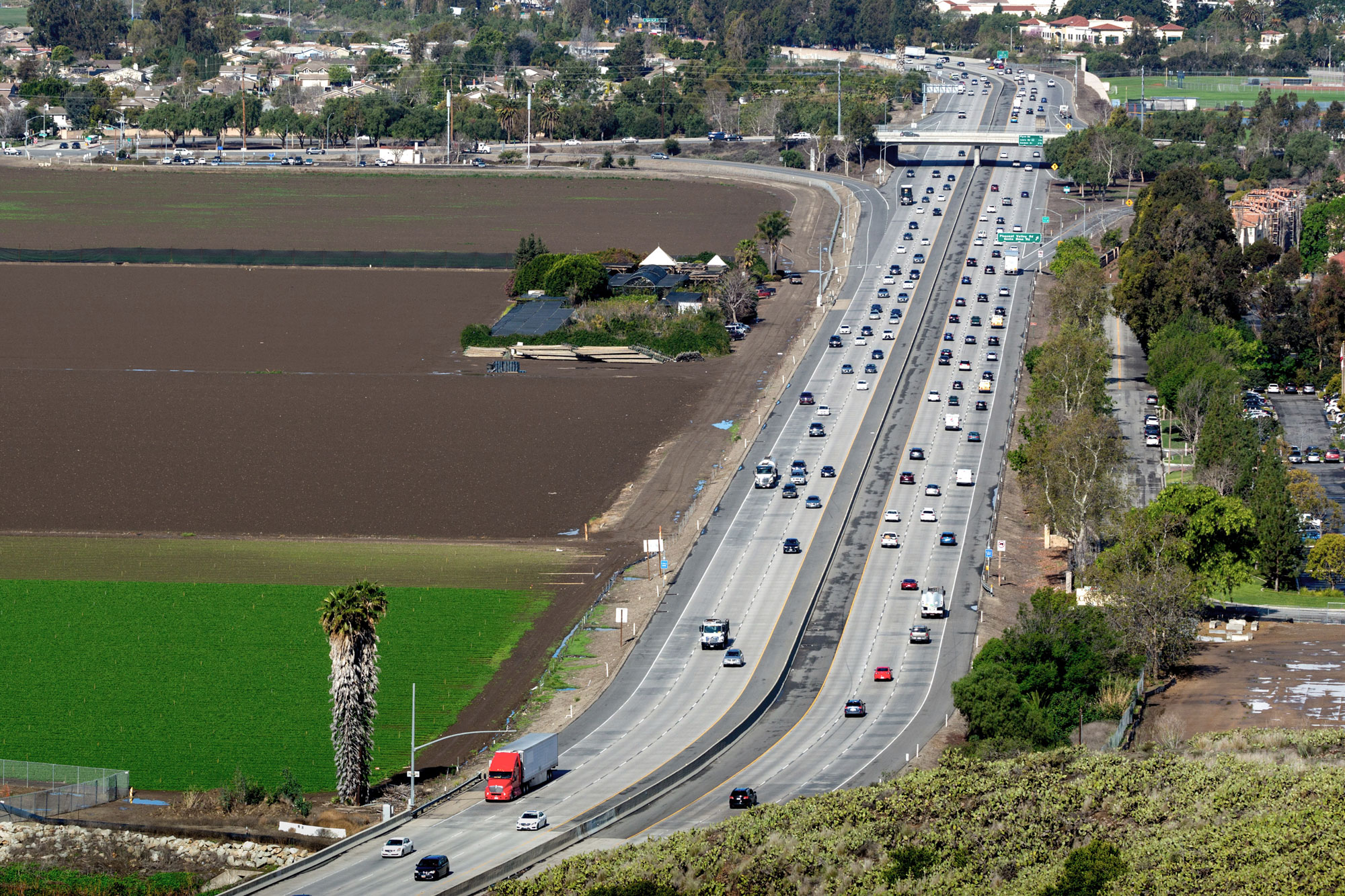 Mid-morning traffic on the 101 in Camarillo